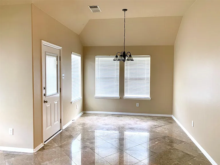 2822 Chalet Knolls Ln — Photo 8