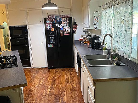 5th image of 626 N Dearborn St Spc 140