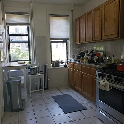 Rented by Capri Jet Realty Corp | media 4