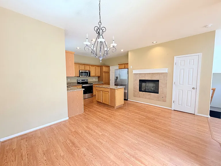 10701 Evondale St — Photo 3