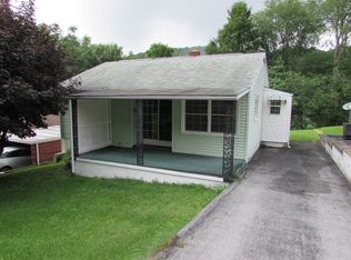 1936 Kimball Ave, Bluefield, VA 24605