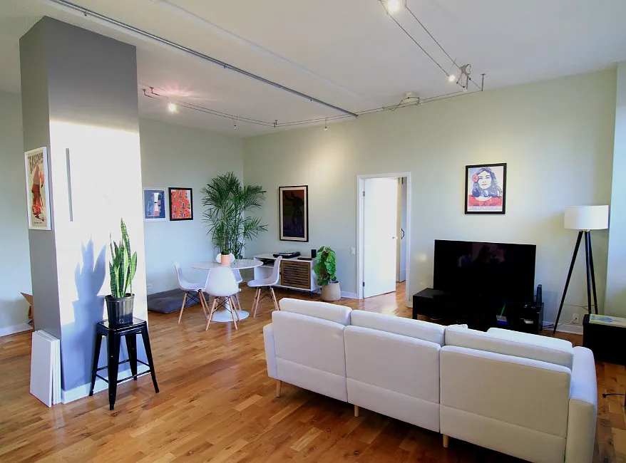 1 bed, 900 sqft, $2,400 — Photo 3