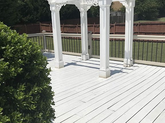 4th image of 1049 Mitford Ln #0