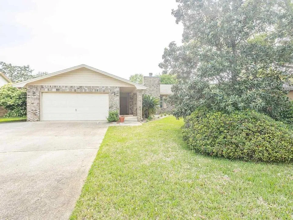 3555 Chastain Way
