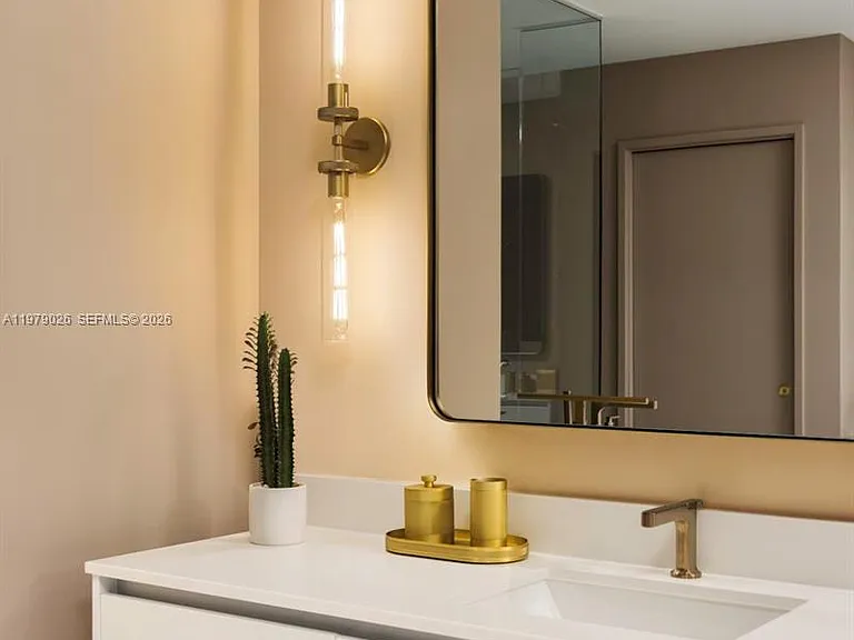 700 NE 24th St #Penthouse 5904 — Photo 13