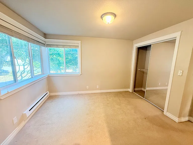 2200 Thorndyke Ave W #201 — Photo 7