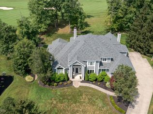 375 Glengarry Dr, Aurora, OH 44202