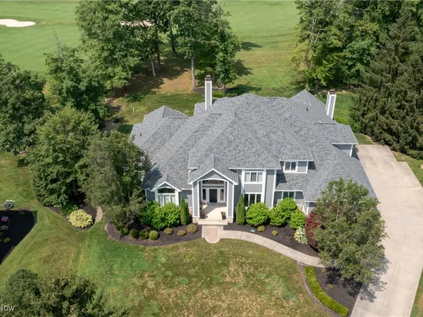 375 Glengarry Dr, Aurora, OH 44202