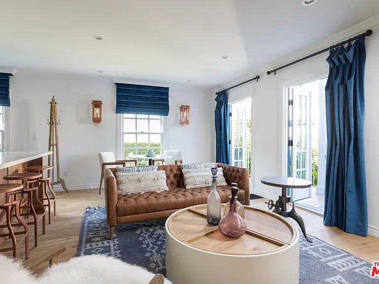 135 S Roxbury Dr #1/2 — Photo 3