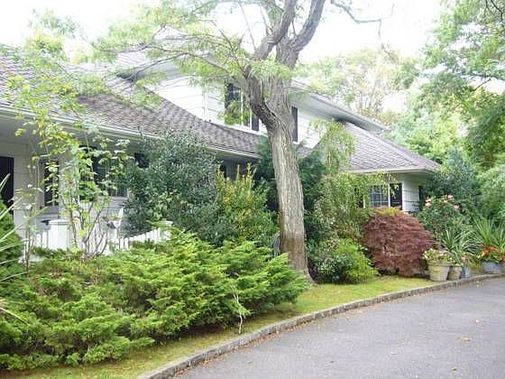 1st image of 145 Dolphin Dr