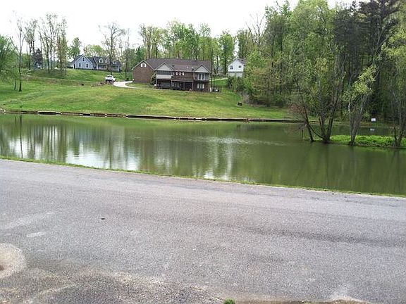 5th image of 353 Whispering Pine Dr