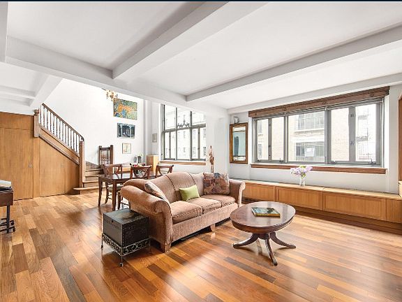 2nd image of 1 W 67th St #715