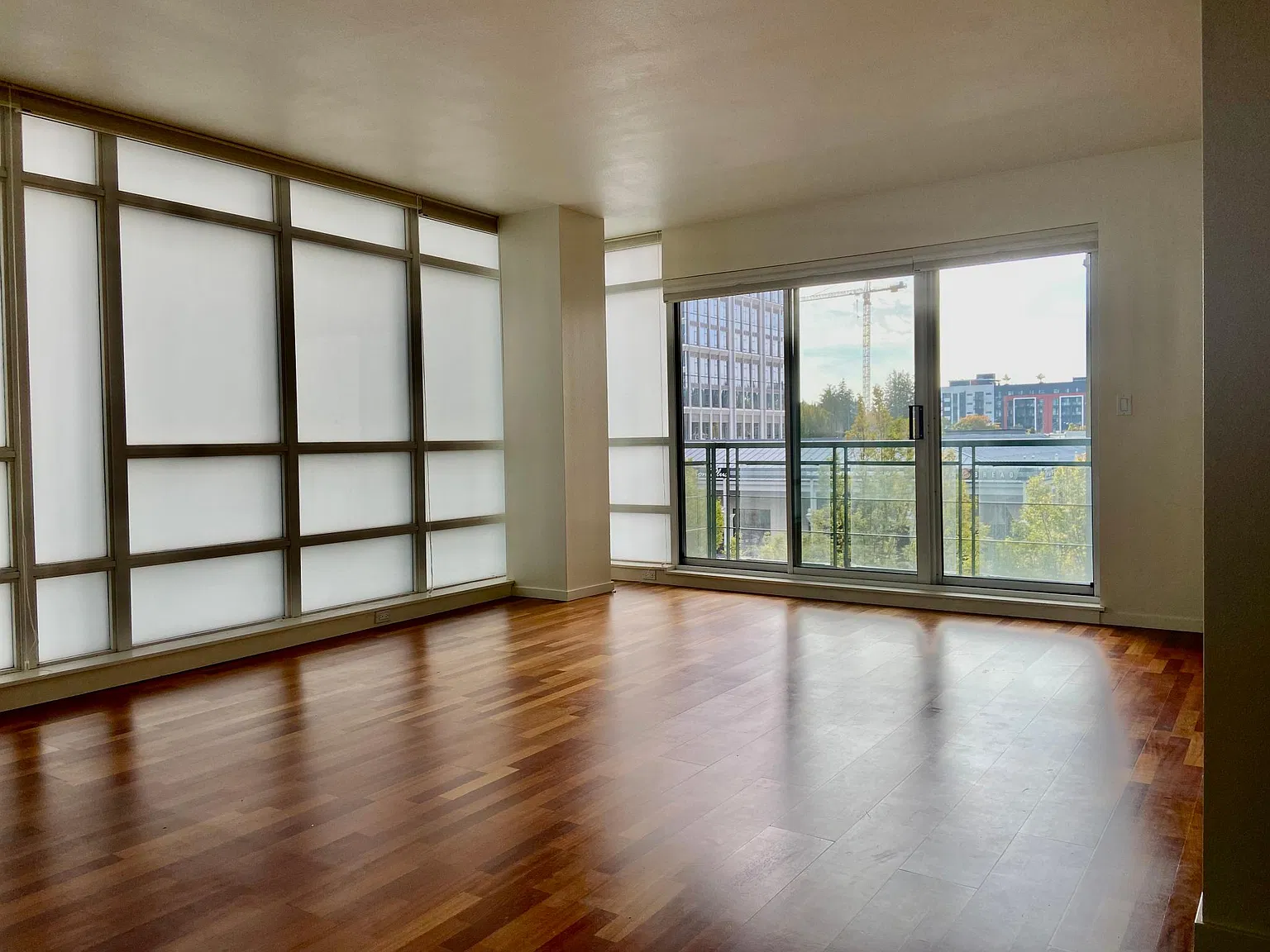Studio, 722 sqft, $2,300 — Photo 4