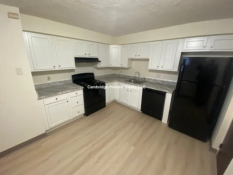 45 Elm St #13 — Photo 9