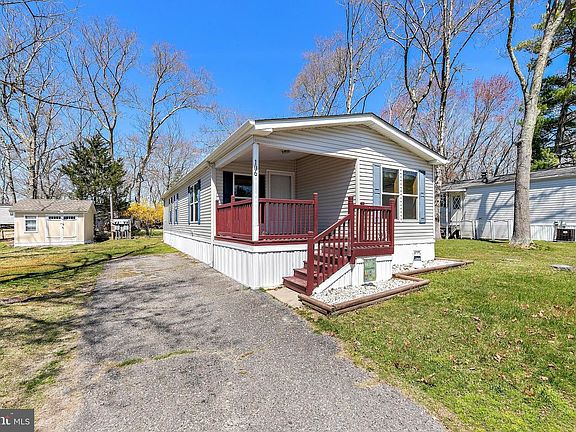 3rd image of 106 Redwood Dr