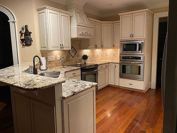 Under Cabinet Lights 