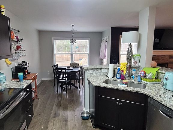 5th image of 115 Misty Grove Ln