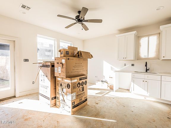 3rd image of 505 Highland Park Ln