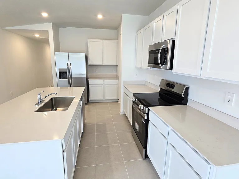 2150 Chris Dr — Photo 6