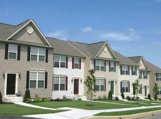 277 Country Ridge Dr, Red Lion, PA 17356