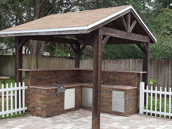 Outdoor Kitchen /Patio
