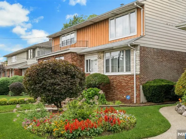 1527 10th St, Fort Lee, NJ 07024