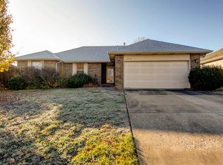 3954 W Swallow St, Springfield, MO 65810