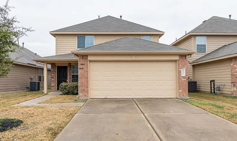 5811 Kyle Cove Dr — Photo 1