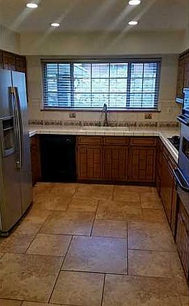 5th image of 1912 Bayview Ln