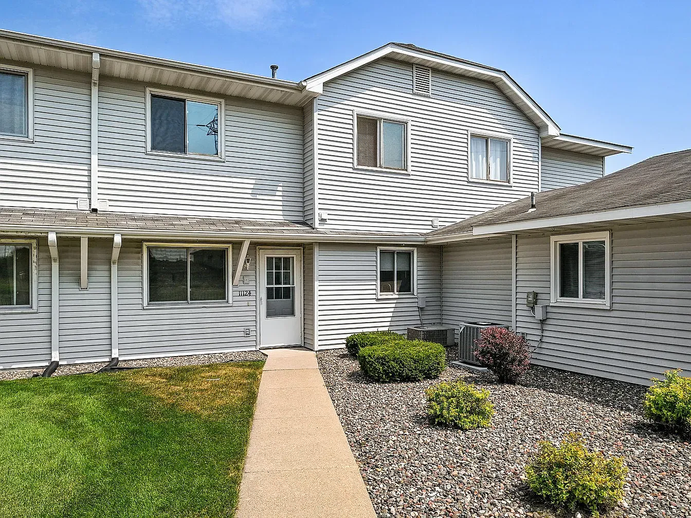 2 bed, 1.5 bath, 1052 sqft, $1,795 — Photo 1