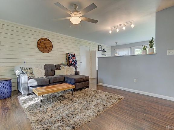 5th image of 549 Conard Dr