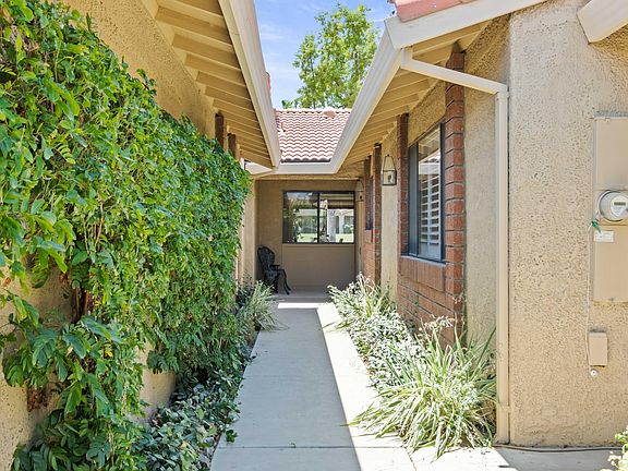 3rd image of 69 Camino Arroyo N