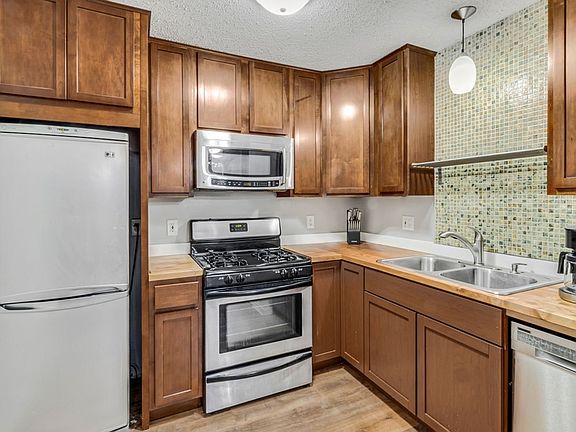 2nd image of 3900 Minnehaha Ave APT 3