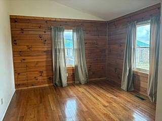 5th image of 12 W Robin Ln