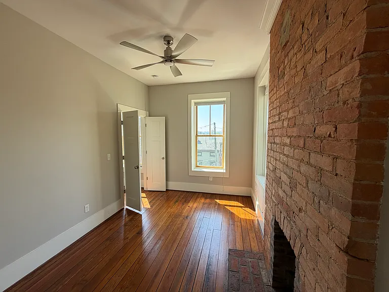 1324 Pendleton St — Photo 8