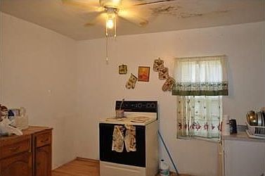 3rd image of 3904 E Curtis St