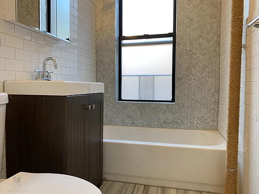 Rented by Hillel Realty Group | media 14