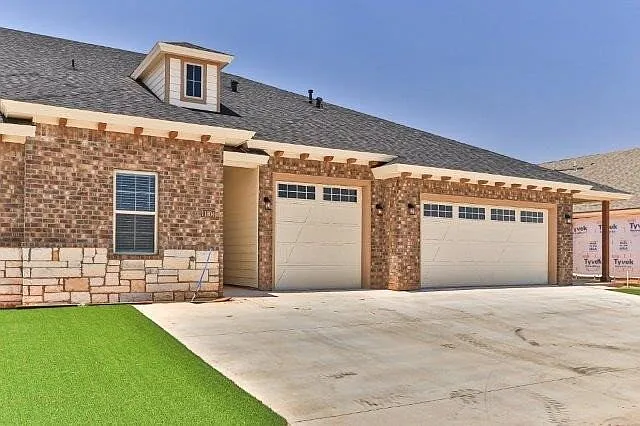 3 bed, 2.0 bath, 1424 sqft, $1,550 — Photo 1