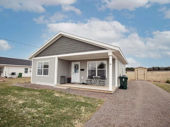 14 Fleming St, Amherst, NS B4H 0C3