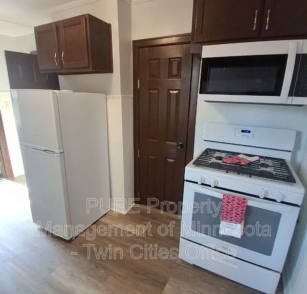 1215 Galtier St #UPPER — Photo 1