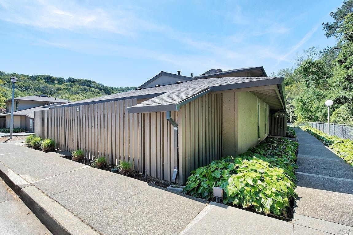 2 Roundtree Blvd, San Rafael, CA 94903 Zillow