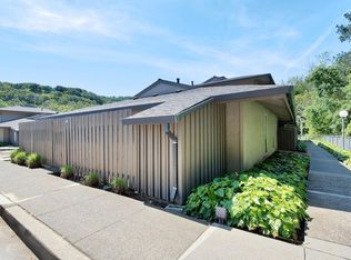 2 Roundtree Blvd, San Rafael, CA 94903