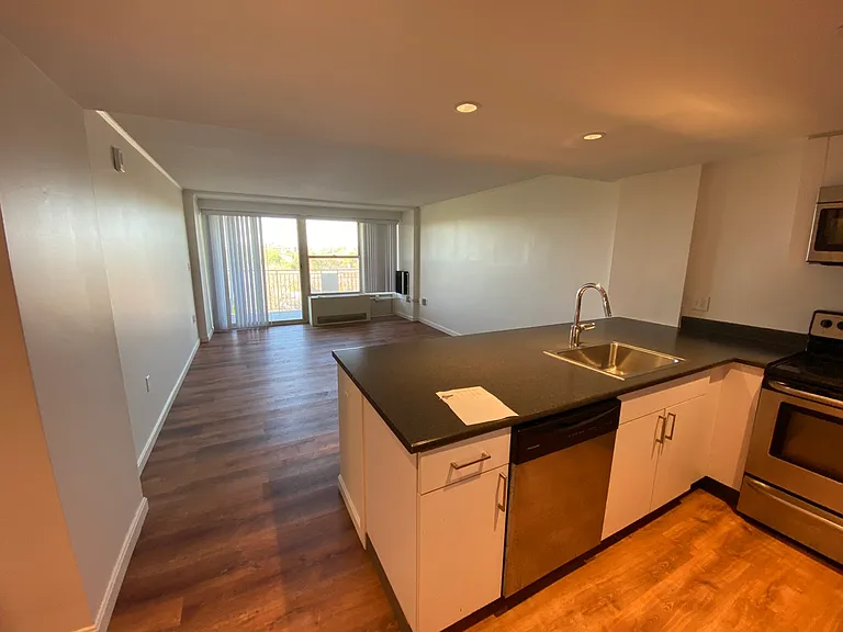 281 Harvard St #21 — Photo 1
