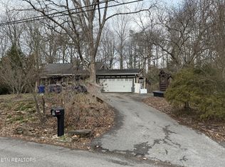 103 Baltimore Dr, Oak Ridge, TN 37830