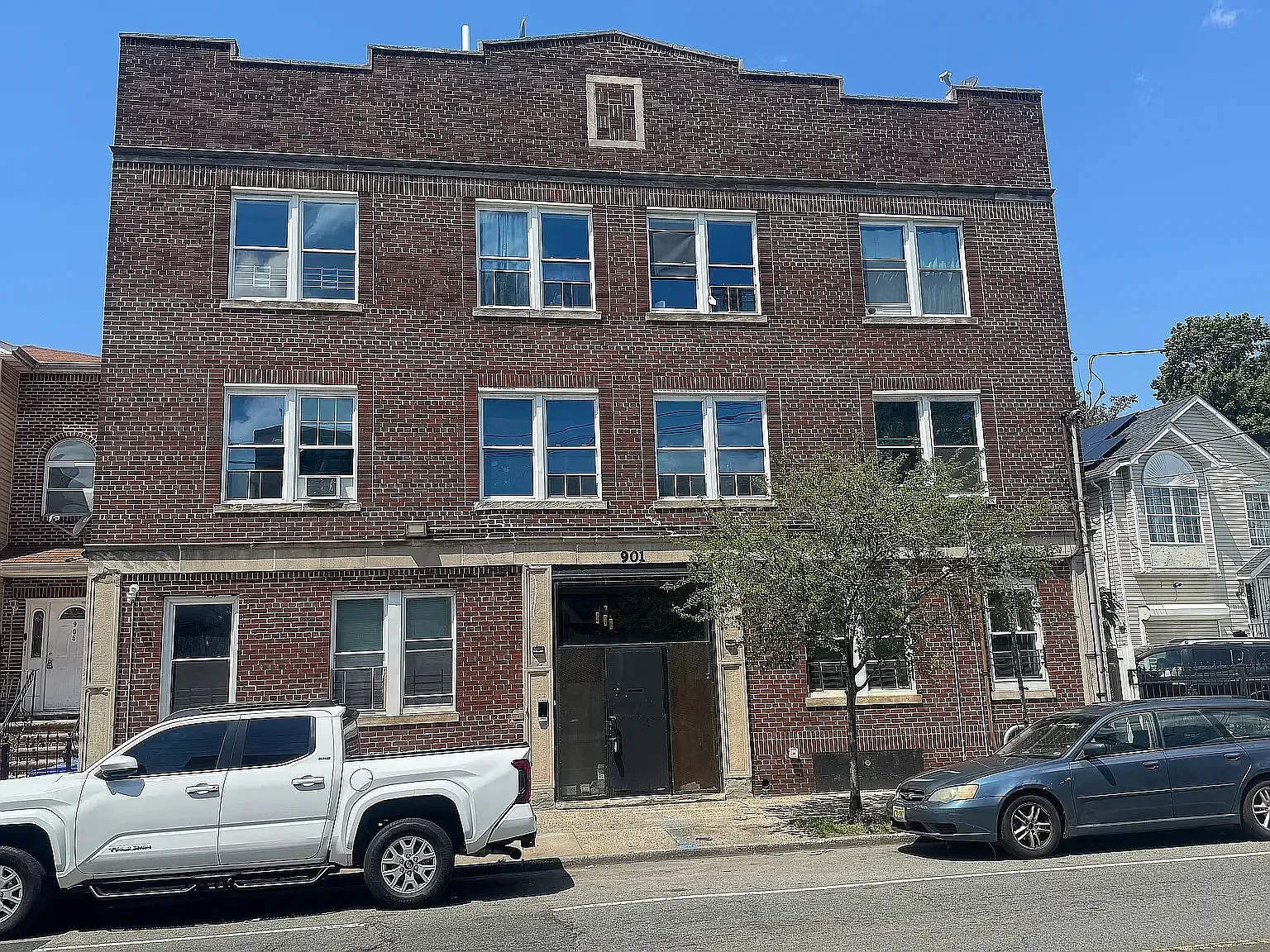 901 Bergen St, — Photo 2