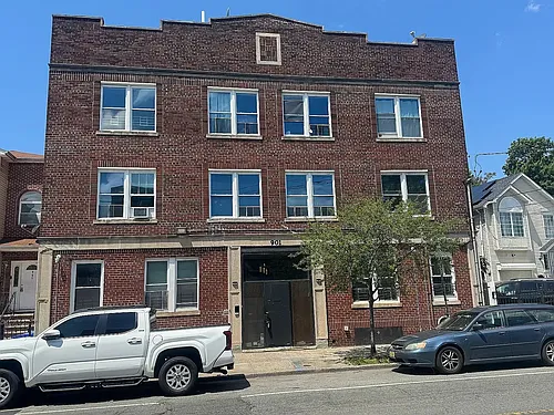 901 Bergen St #3E Photo 1