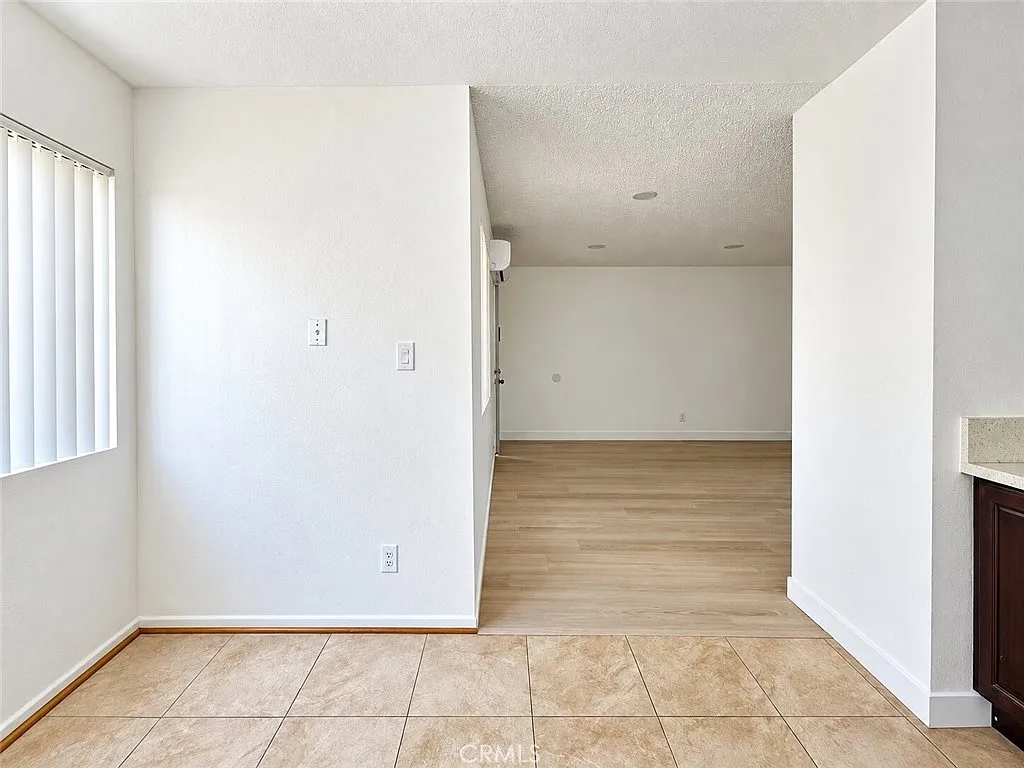 2 bed, 1000 sqft, $2,600 — Photo 4