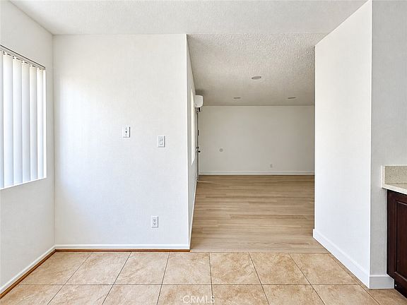 4th image of 801 E Chestnut St APT 8