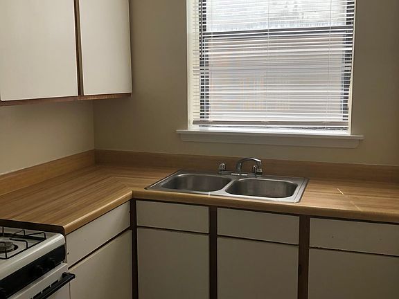 4th image of 4631 S Lake Park Ave #316