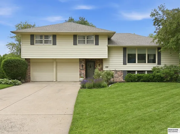3710 S 116th St, Omaha, NE 68144